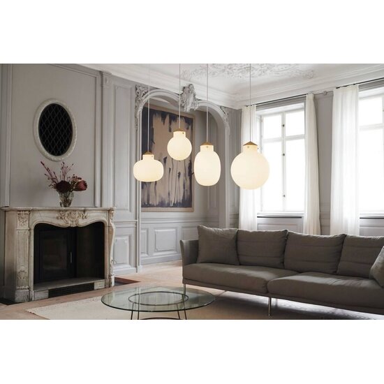 Runde Pendelleuchte mit Schirm aus Opalglas und Sockel aus Metall, E27-Fassung, max. 25W, dimmbar mit passender Lampe, Ø22,5 cm, Kabel 300 cm
