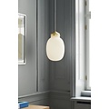 Ovale Pendelleuchte aus Opalweißglas mit Metalldetails, E27-Fassung, dimmbar, Ø22,5 cm, Kabel 300 cm
