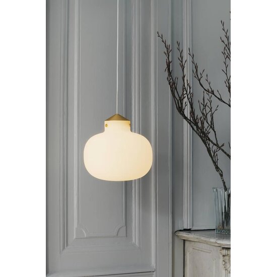 Lámpara colgante ovalada con pantalla de cristal opalino blanco y suspensión metálica, Ø30 cm, casquillo E27 máx. 25W, regulable, cable 300 cm