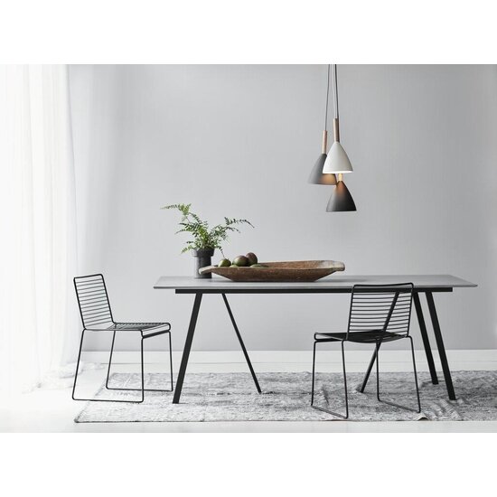Weiße Pendelleuchte mit Metallrahmen und Holzdetail, E27-Fassung max. 40W, Ø20 cm, H35 cm, IP20, dimmbar mit kompatibler Lampe