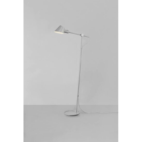 Lámpara de pie de diseño moderno y minimalista, gris metal con aluminio, casquillo E27, altura 129,2 cm, IP20