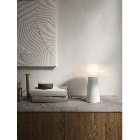 Lampe de table avec pied en marbre et abat-jour en verre blanc opale, douille E27 max 15W, 32 x 32 cm, IP20