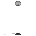 Lámpara de pie Alton 28 con pantalla esférica de cristal ahumado, base de metal negro, E27 máx. 25W, altura 150 cm