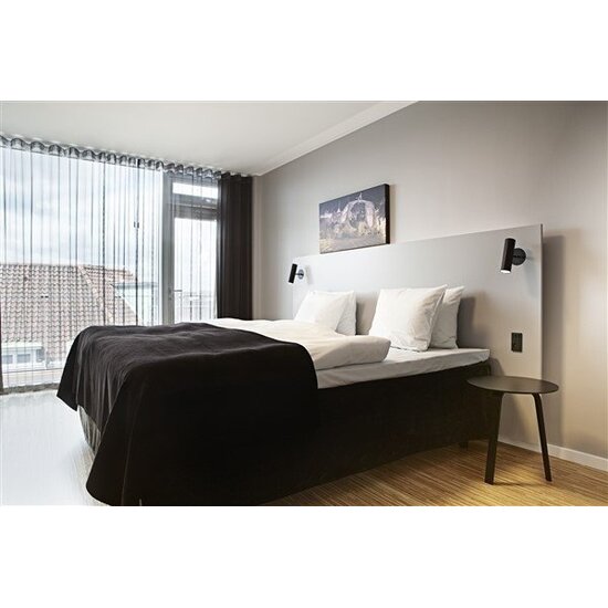 Lámpara de pared orientable de metal, blanca, con casquillo GU10 (máx. 8W), IP20 y cable reemplazable de 200 cm