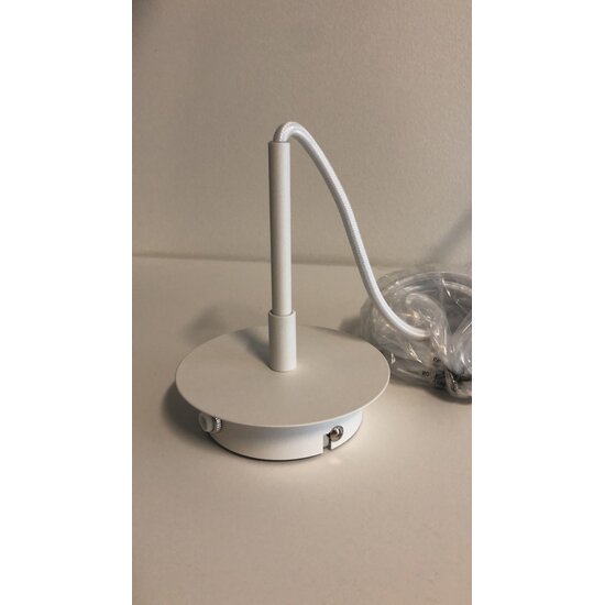 MIB 6 suspension blanche, tube métal orientable à 350 degrés, douille GU10, hauteur 270mm, IP20