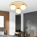Emibig Emibig Lámpara de techo escandinava triple redonda Slagelse en latón dorado con bolas de vidrio opal E14 - Ilumina tu espacio con elegancia