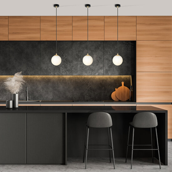 Emibig Emibig 1 bola colgante negra con latón y vidrio esmerilado - Iluminación elegante para cualquier espacio
