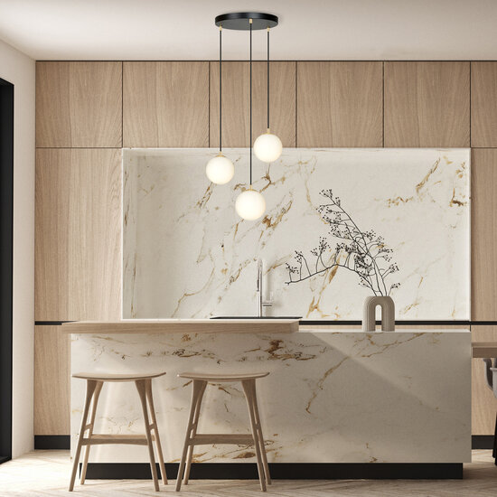 Emibig Emibig Hängelampe mit 3 Glühbirnen, schwarz mit Messing und weißem Glas - Elegante Beleuchtung für jedes Interieur