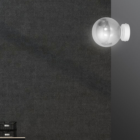 Emibig Emibig Stevns witte wandlamp bol in gefumeerd glas 1x E14 - Perfecte verlichting voor elke ruimte