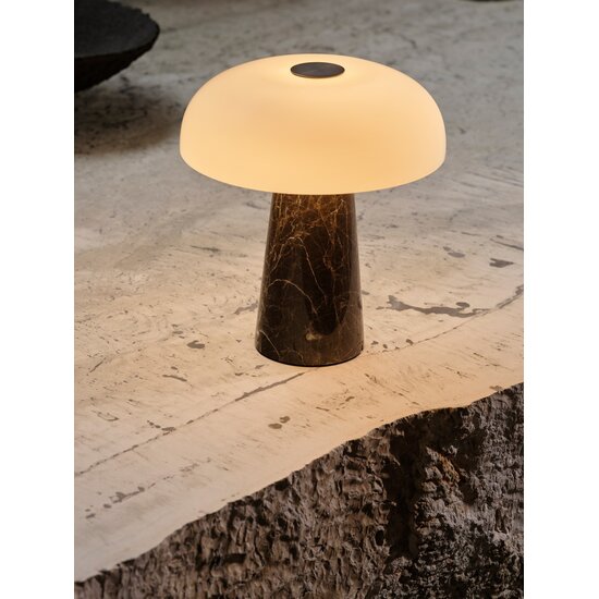 Nordlux Glossy Mini Portable - Una lámpara de mesa portátil elegante para cualquier espacio