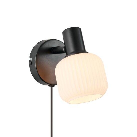 Nordlux Milford Mini - Aplique de pared elegante para una iluminación acogedora