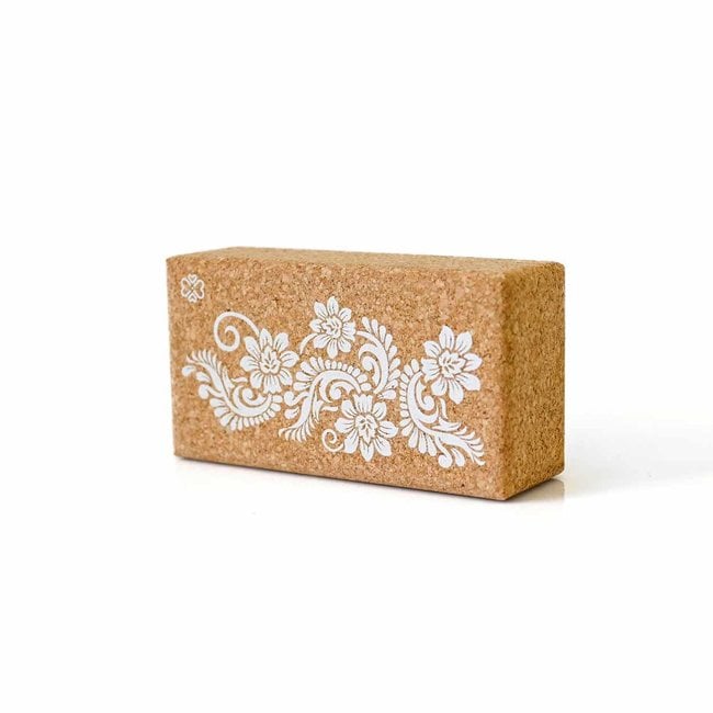 Yoga Block Review - Cork VS Foam Blocks - What's the difference