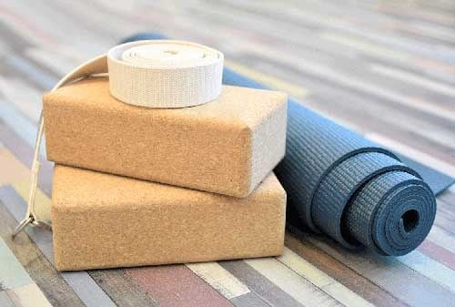 Know the difference between yoga bricks and blocks - Blog