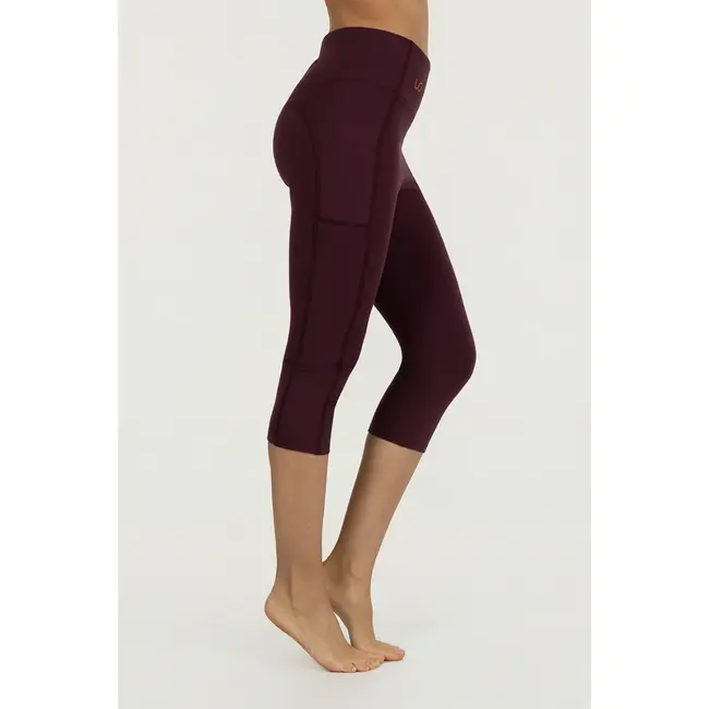 Tara Yoga Capri Legging │ Fig Purple
