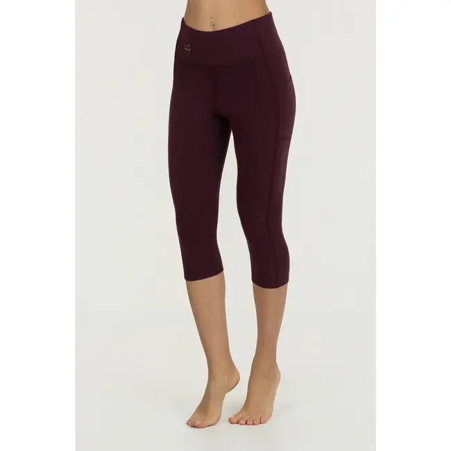 Tara Yoga Capri Legging │ Fig Purple