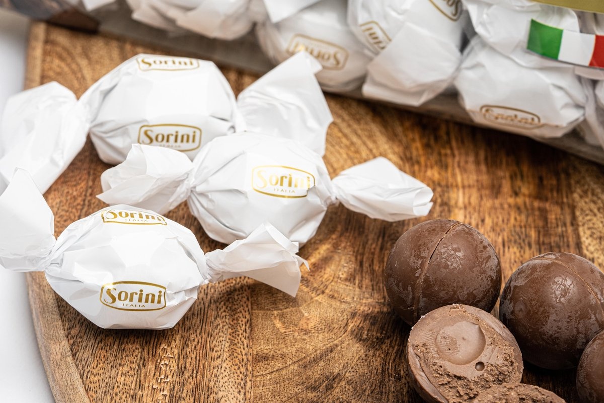 Sorini chocolade bonbon bal 1kg wit (~70st), foto 3 van 3