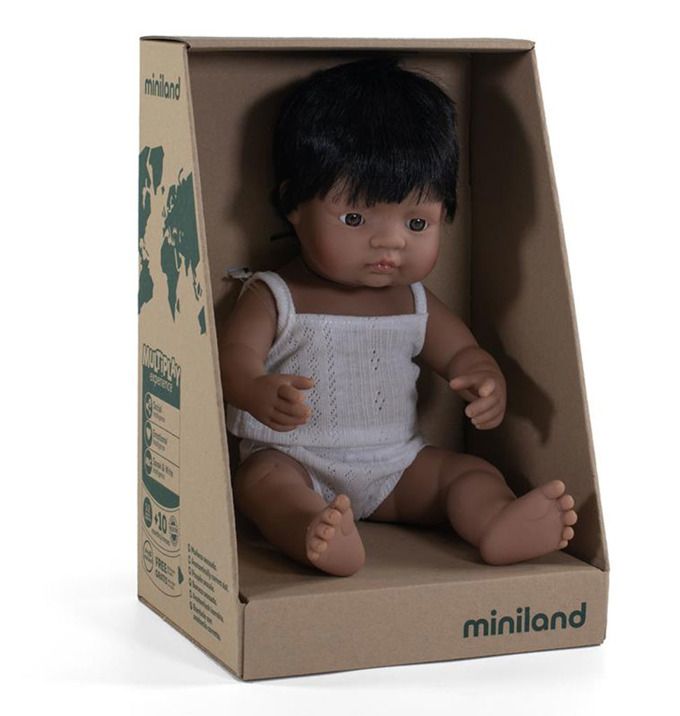 Miniland poppen Miniland Puppe Junge Hispanic 38 cm
