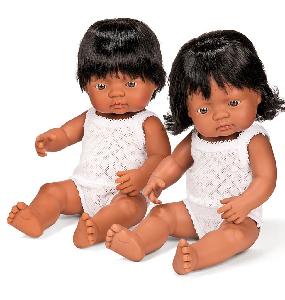 Miniland poppen Miniland Puppe Junge Hispanic 38 cm