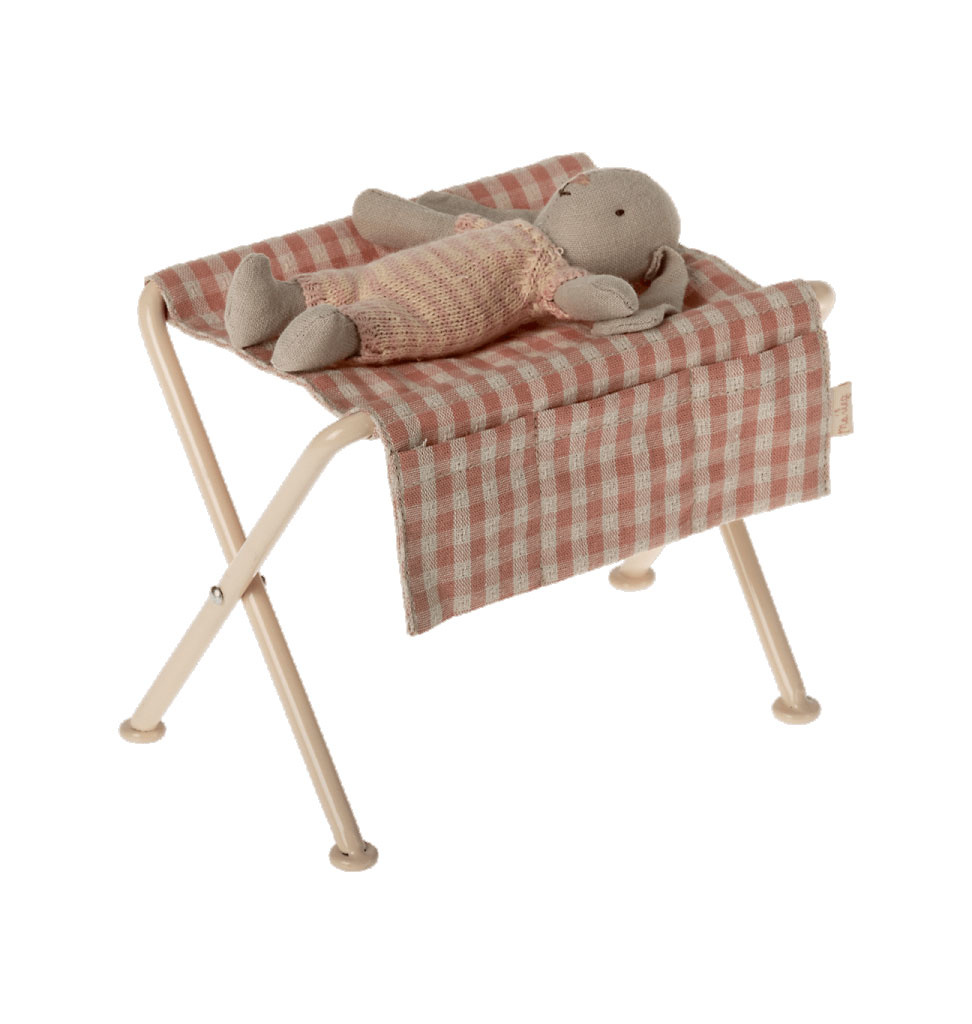 Maileg Maileg Wickeltisch / Kinderzimmertisch Micro