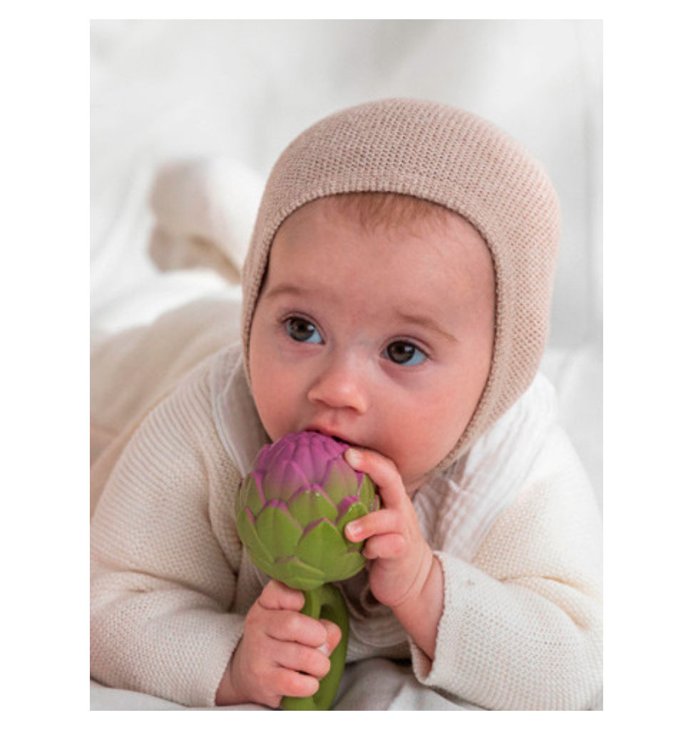 Oli and  Carol Oli & Carol artichoke rattle