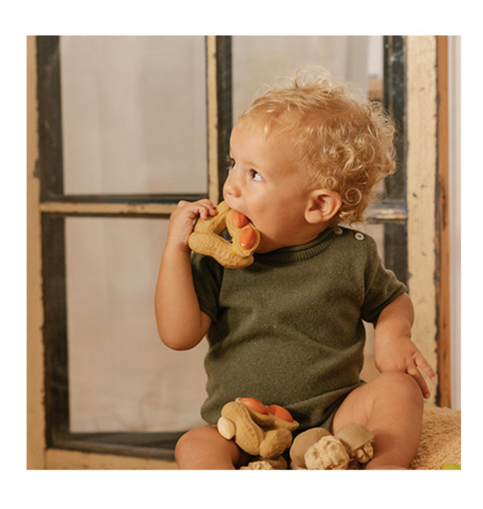 Oli and  Carol Oli & Carol Paco the peanut