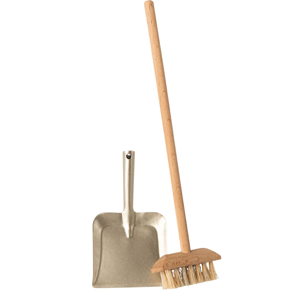 Maileg Maileg broom set consisting of a broom and dustpan