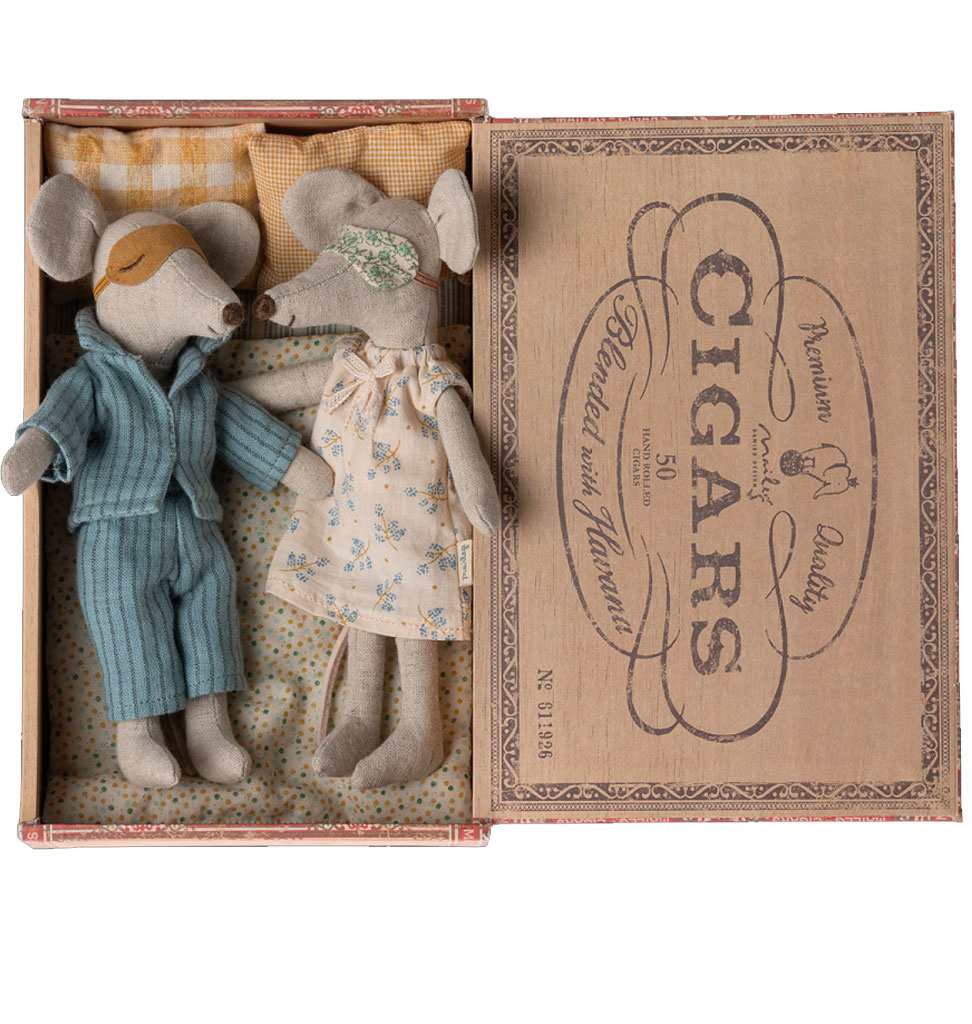 Maileg Maileg father and mother mouse in a cigar box