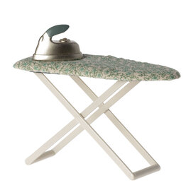 Maileg Maileg ironing board and iron for the mice / box slightly dented