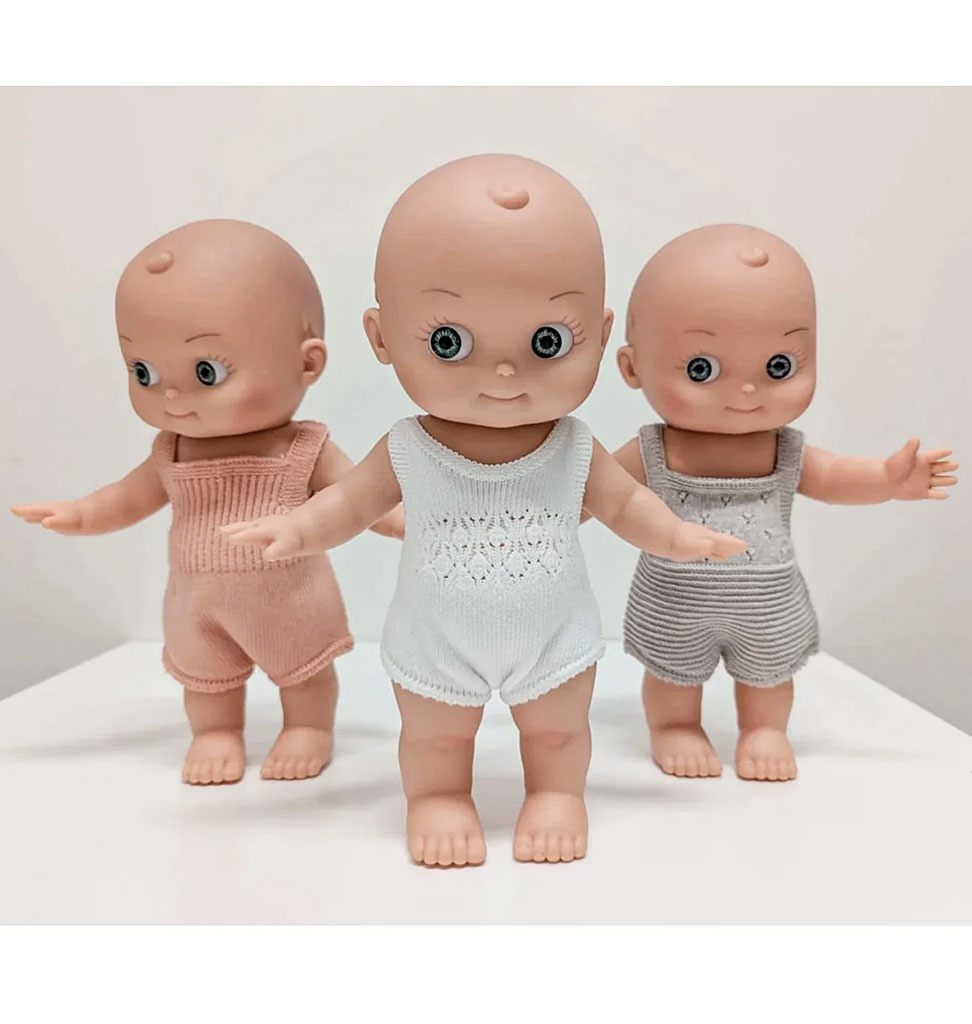 Paola Reina poppen Paola Reina Mini Panchas doll with gray romper