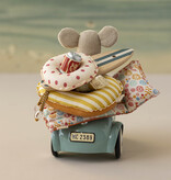 Maileg Maileg beach bag with sunscreen and soft drinks for the mice
