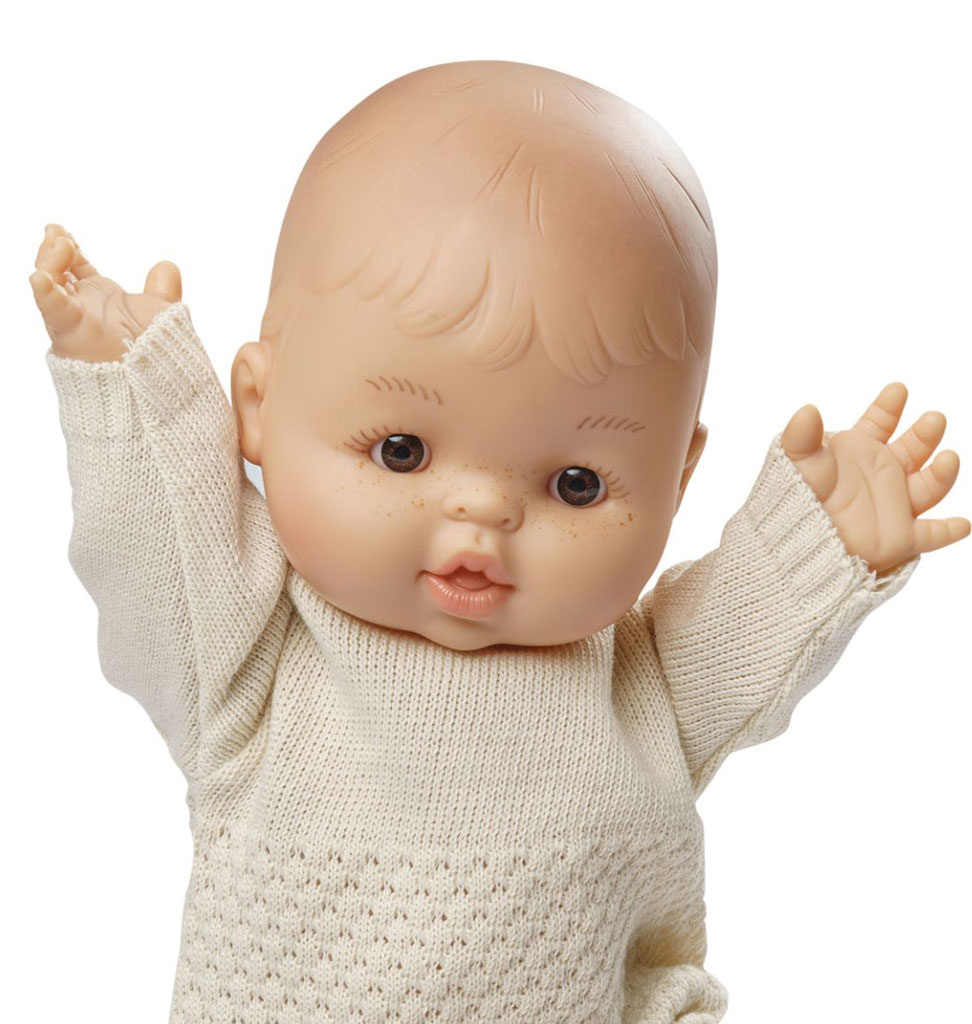 Paola Reina poppen Paola Reina Gordi Mädchen mit Augenbrauen und Sommersprossen / braunen Augen