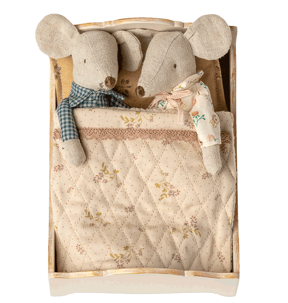 Maileg Maileg wooden bed with bedding for the mice / off white