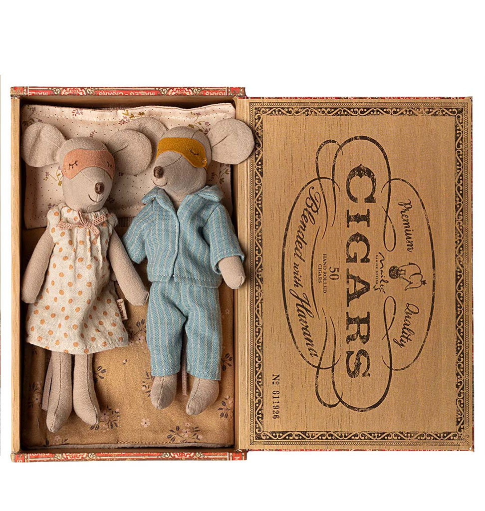 Maileg Maileg father and mother mouse in a cigar box