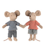 Maileg Maileg Louimax en Stella met kartonnen huisje / Little sister & little brother