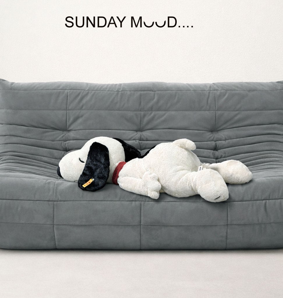 Steiff Steiff Snoopy Kuschelhund liegt