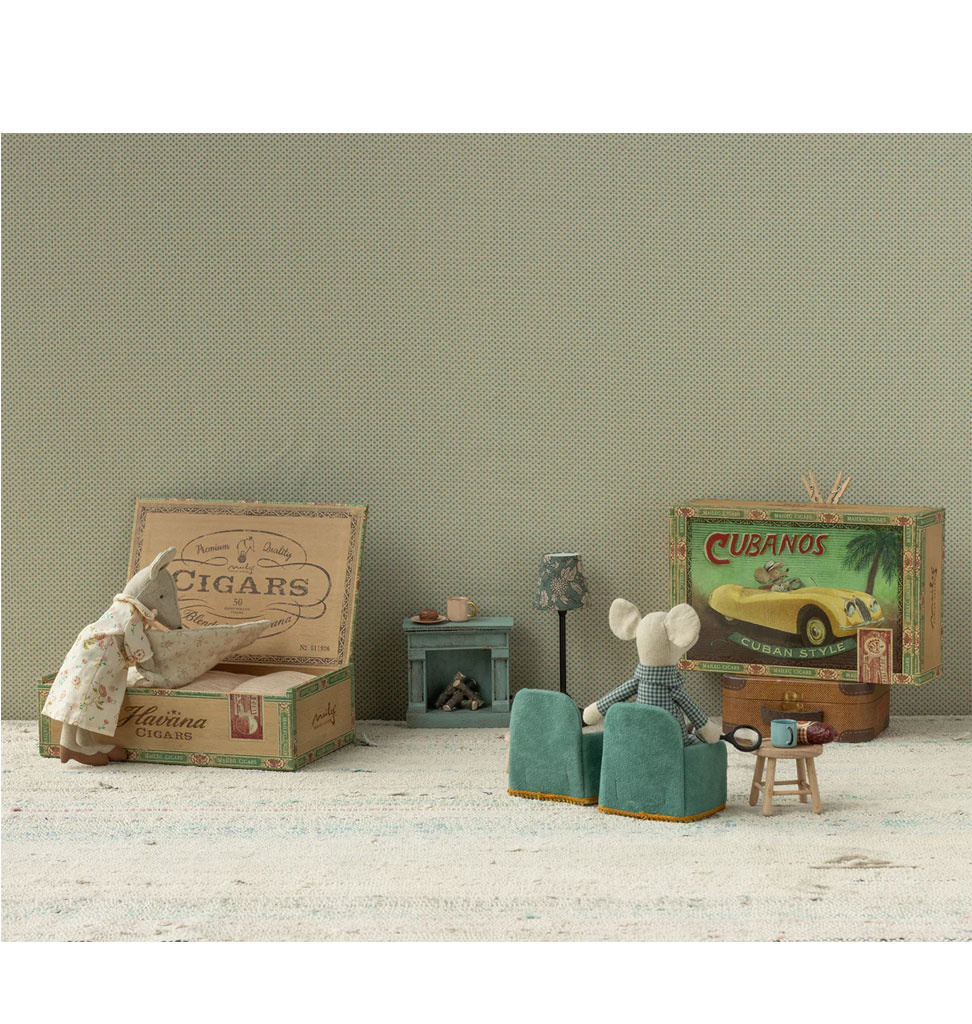 Maileg Maileg grandparents in a cigar box with bedding