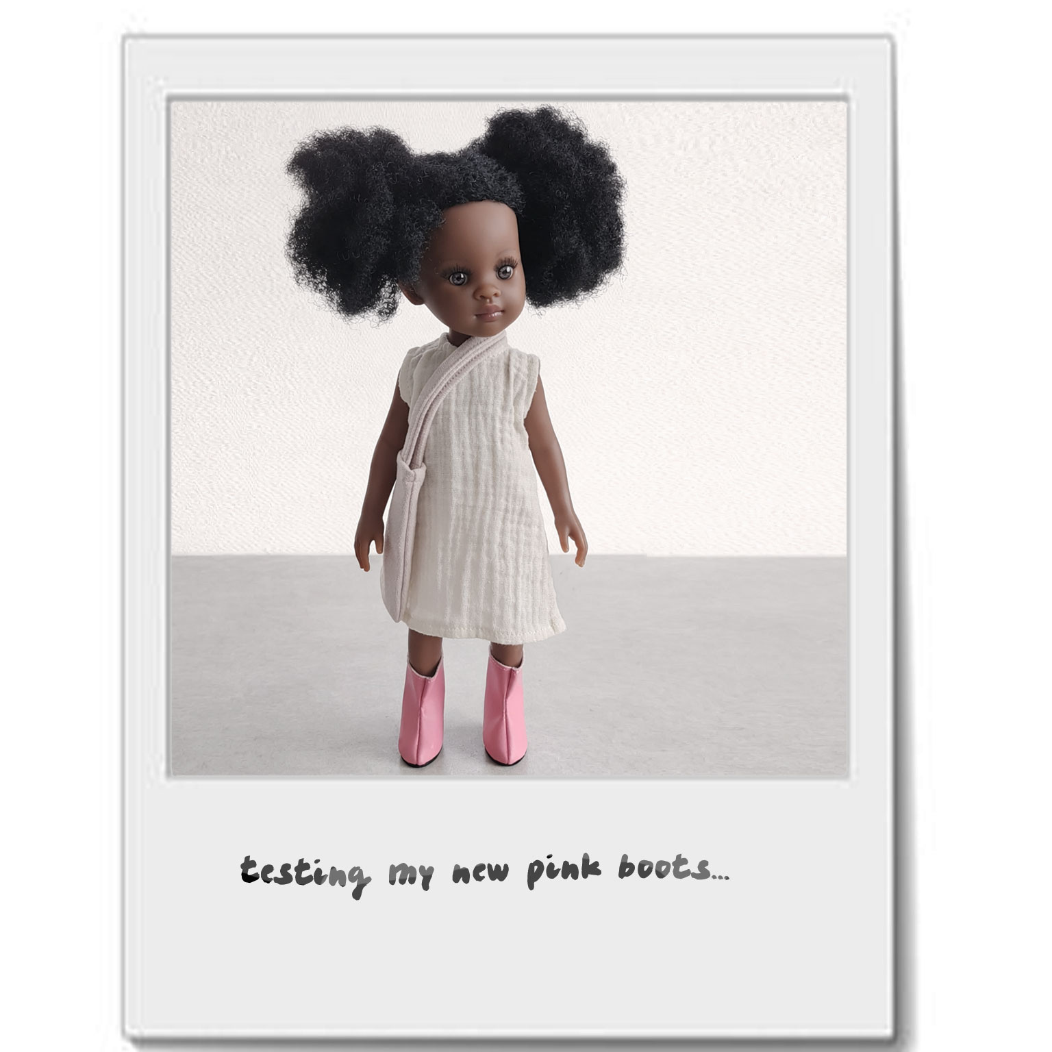 Paola Reina poppen Paola Reina pink boots for Amigas dolls