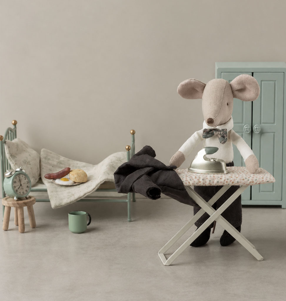 Maileg Maileg Set aus Tisch und Hocker für die Mäuse