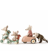 Maileg Maileg tricycle bike with shelter for the mice / color green