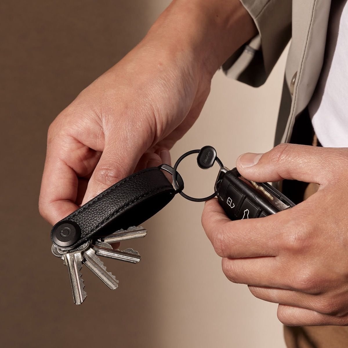 Orbitkey Orbitkey Key Organizer - Pebbled Leather Ecru - Premium Leren sleutelhouder