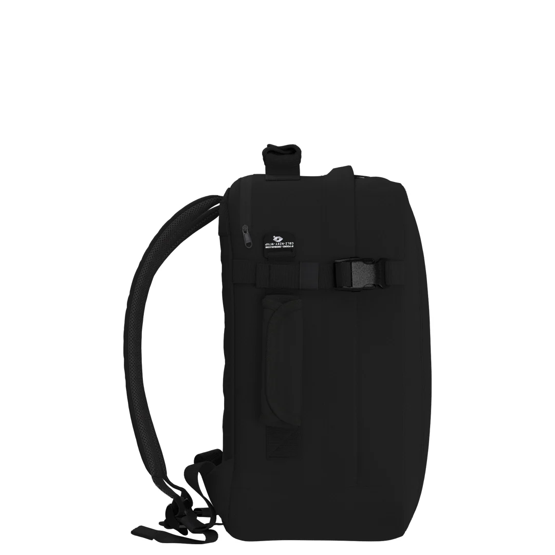 Cabinzero Cabinzero Classic Tech 28L - laptoprugzak handbagage en/of school 40 x 30 x 20 cm - Black