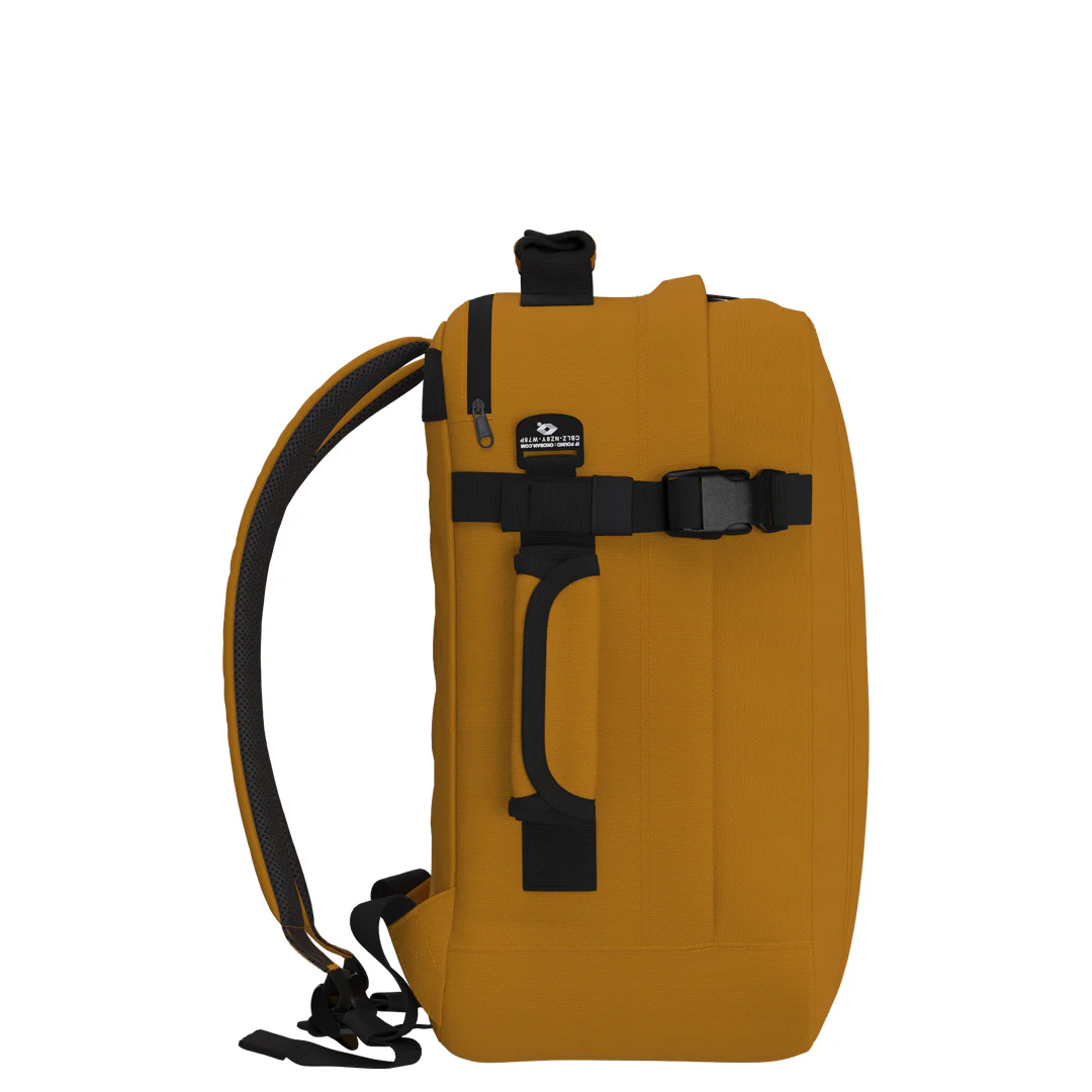 Cabinzero Cabinzero Classic Tech 28L - laptoprugzak handbagage en/of school 40 x 30 x 20 cm - Orange Chill