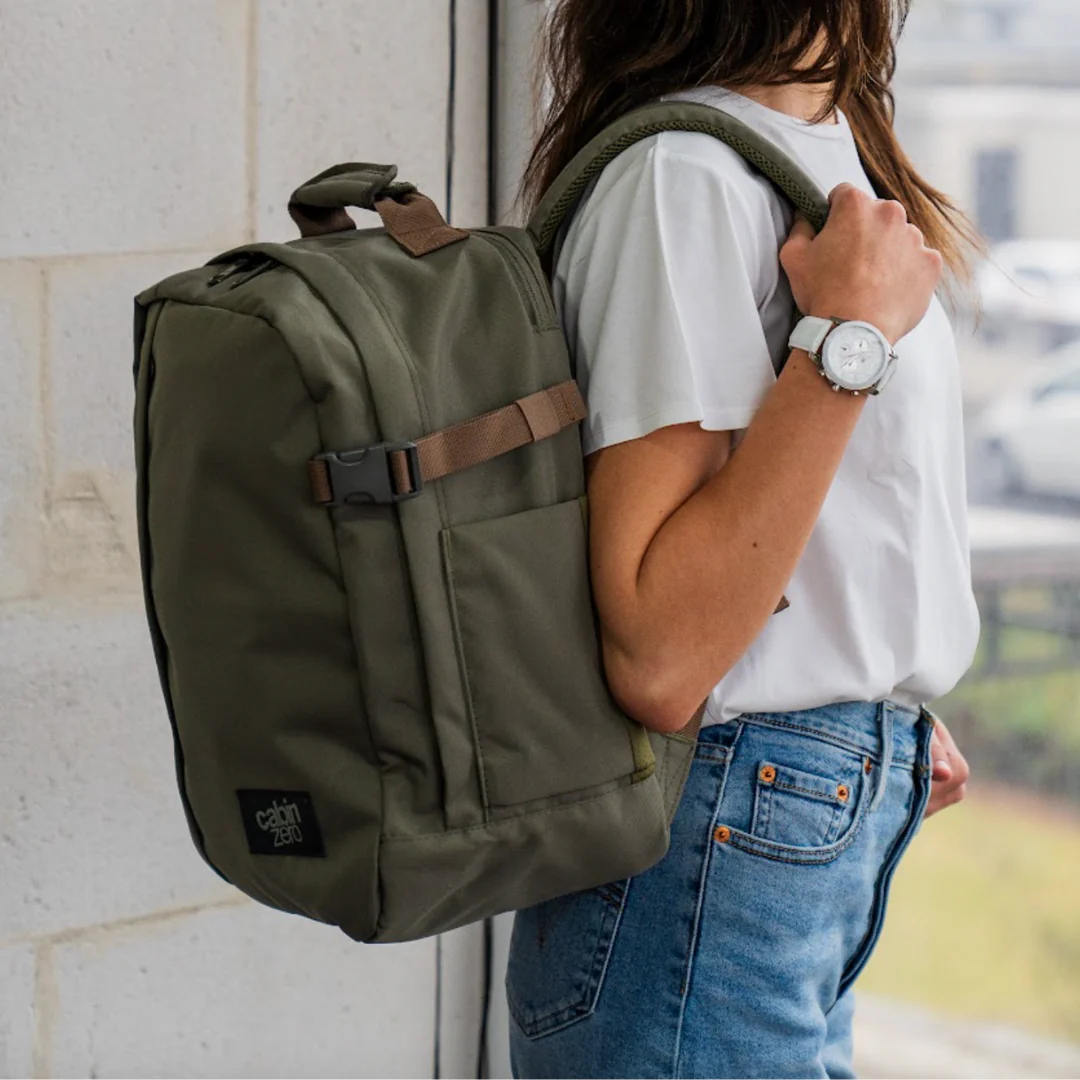 Cabinzero Classic Tech 28L - laptoprugzak handbagage en/of school 40 x 30 x 20 cm - Georgian Khaki