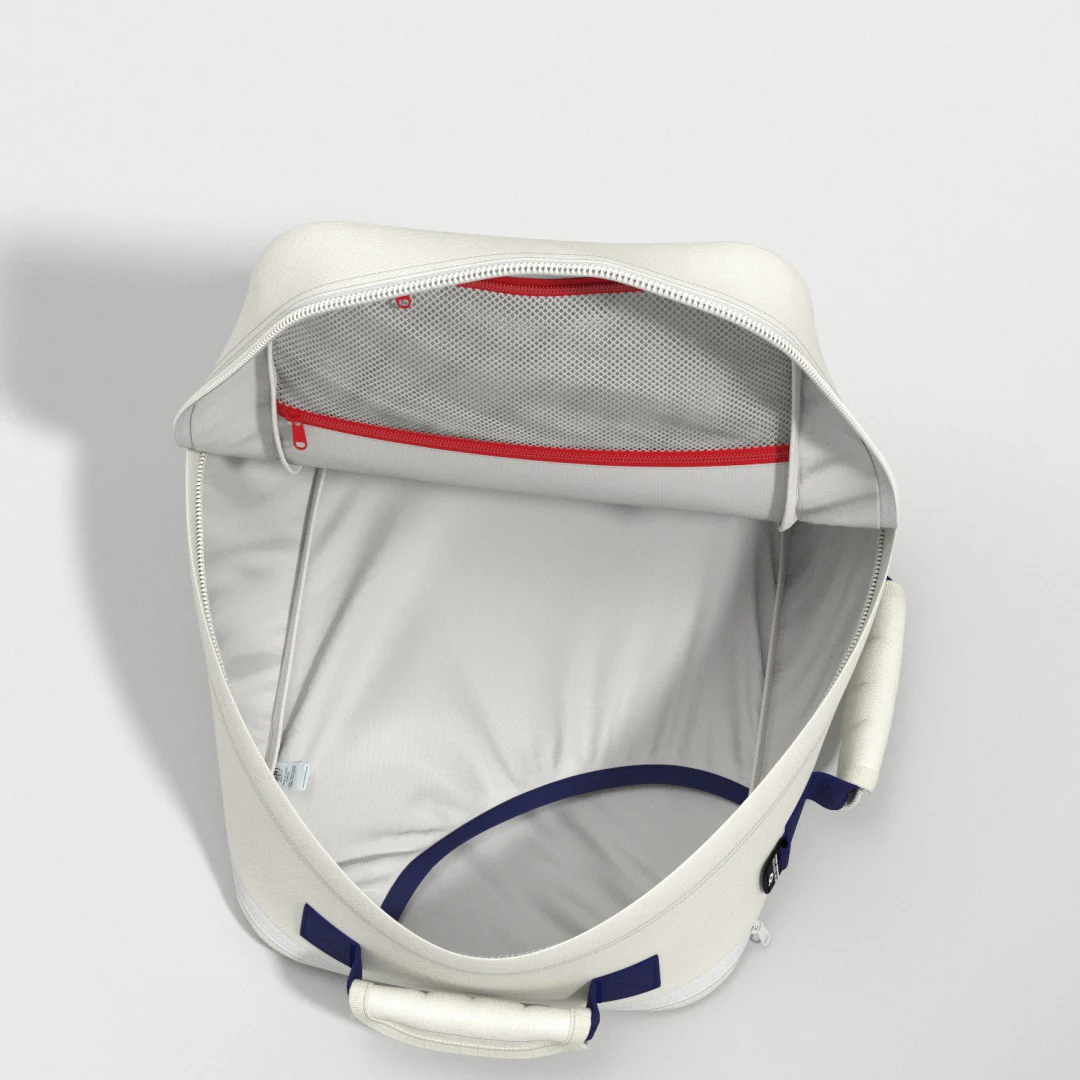 Cabinzero Cabinzero Classic Tech 28L - laptoprugzak handbagage en/of school 40 x 30 x 20 cm - Cloud Nine