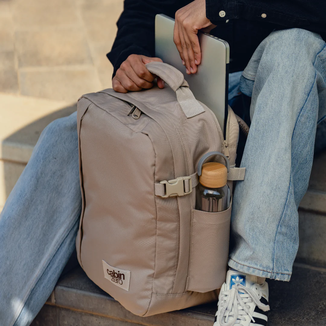 Cabinzero Cabinzero Classic Tech 28L - laptoprugzak handbagage en/of school 40 x 30 x 20 cm - Zen Garden