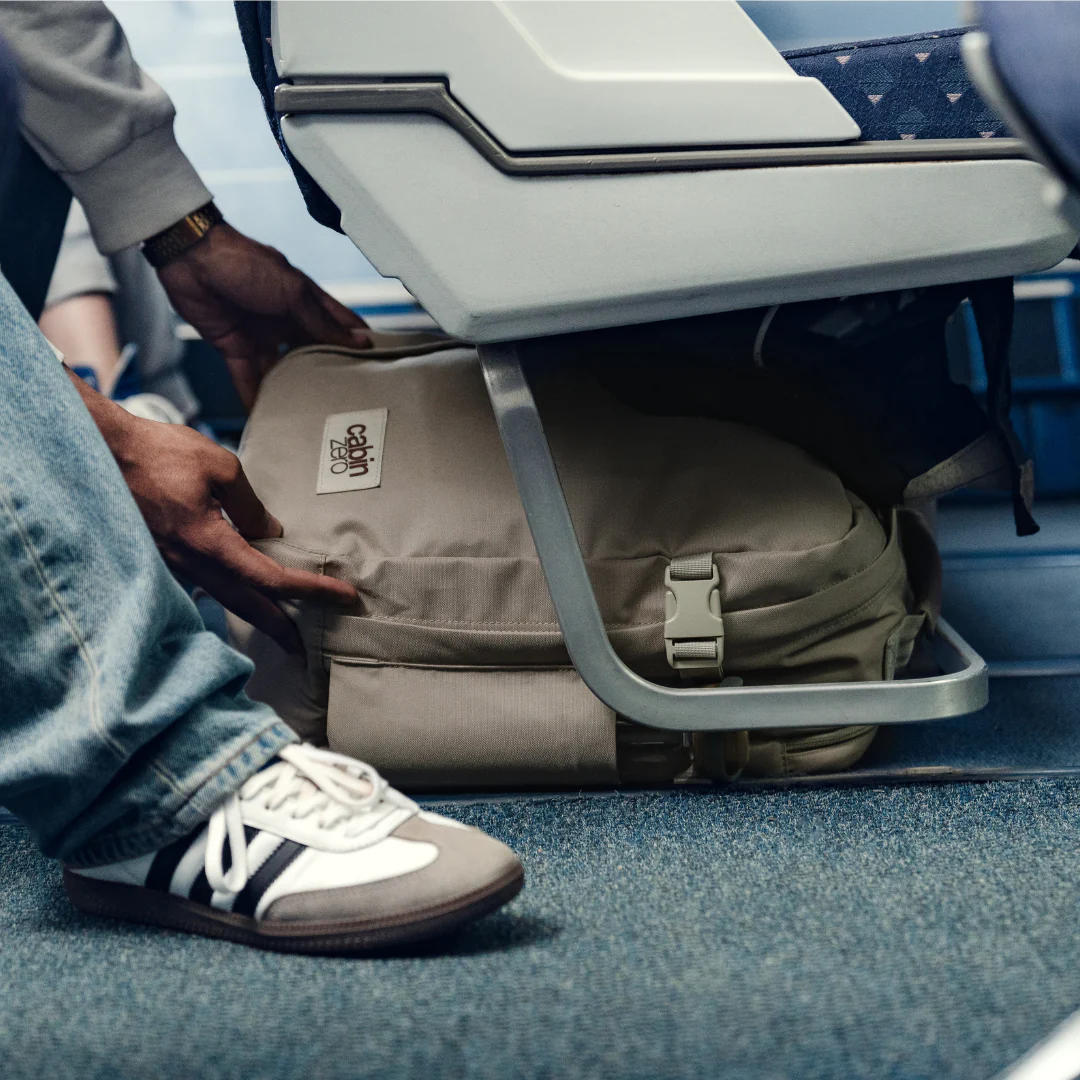 Cabinzero Cabinzero Classic Tech 28L - laptoprugzak handbagage en/of school 40 x 30 x 20 cm - Zen Garden