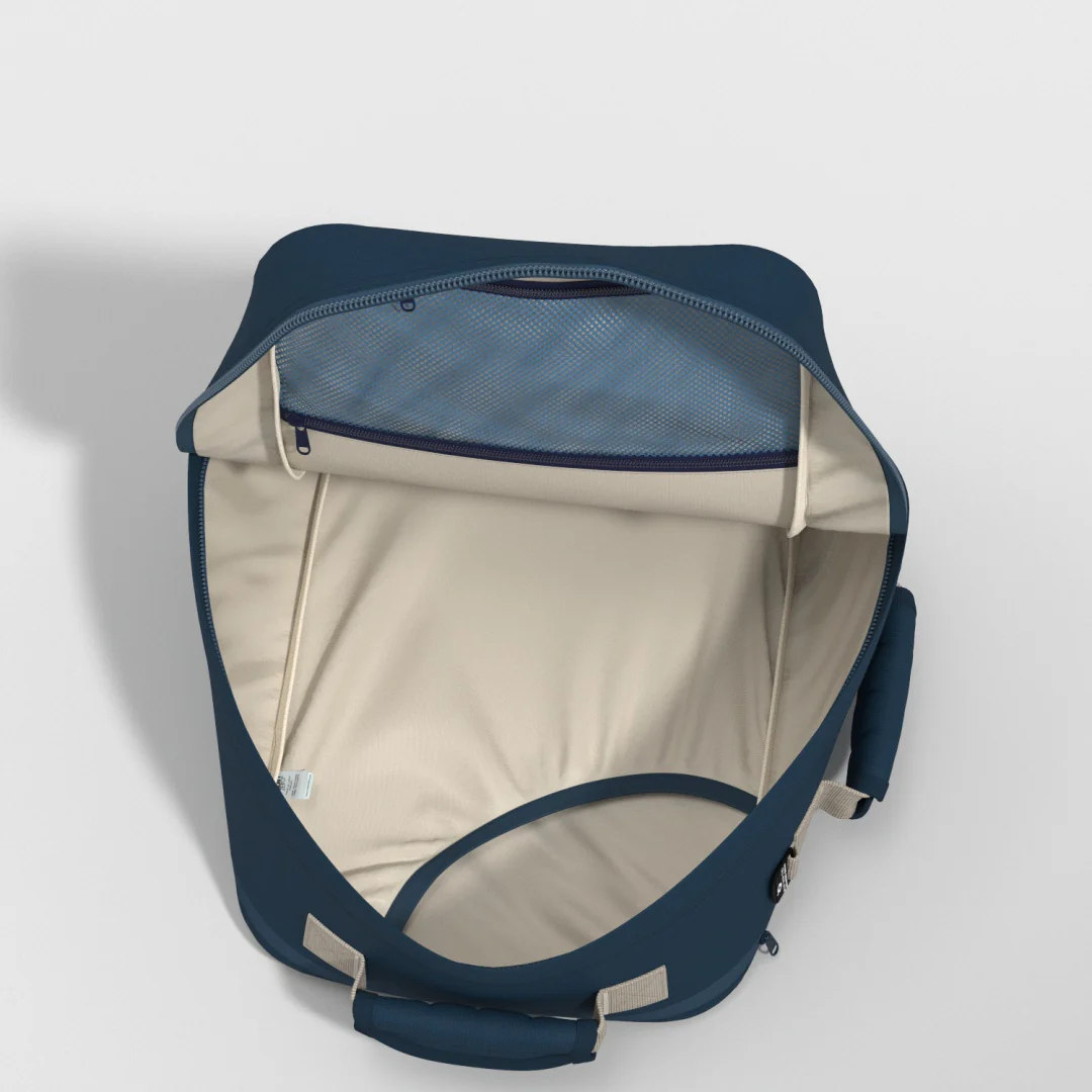 Cabinzero Cabinzero Classic Tech 28L - laptoprugzak handbagage en/of school 40 x 30 x 20 cm - Blue Grotto