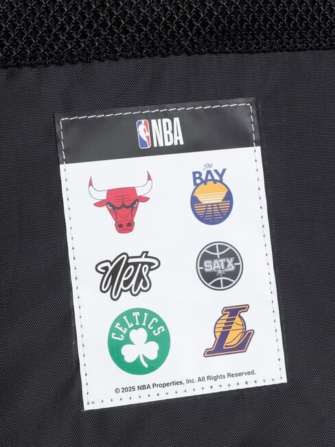 Eastpak Eastpak Transit'r M - middenmaat reiskoffer - NBA  Team Pattern