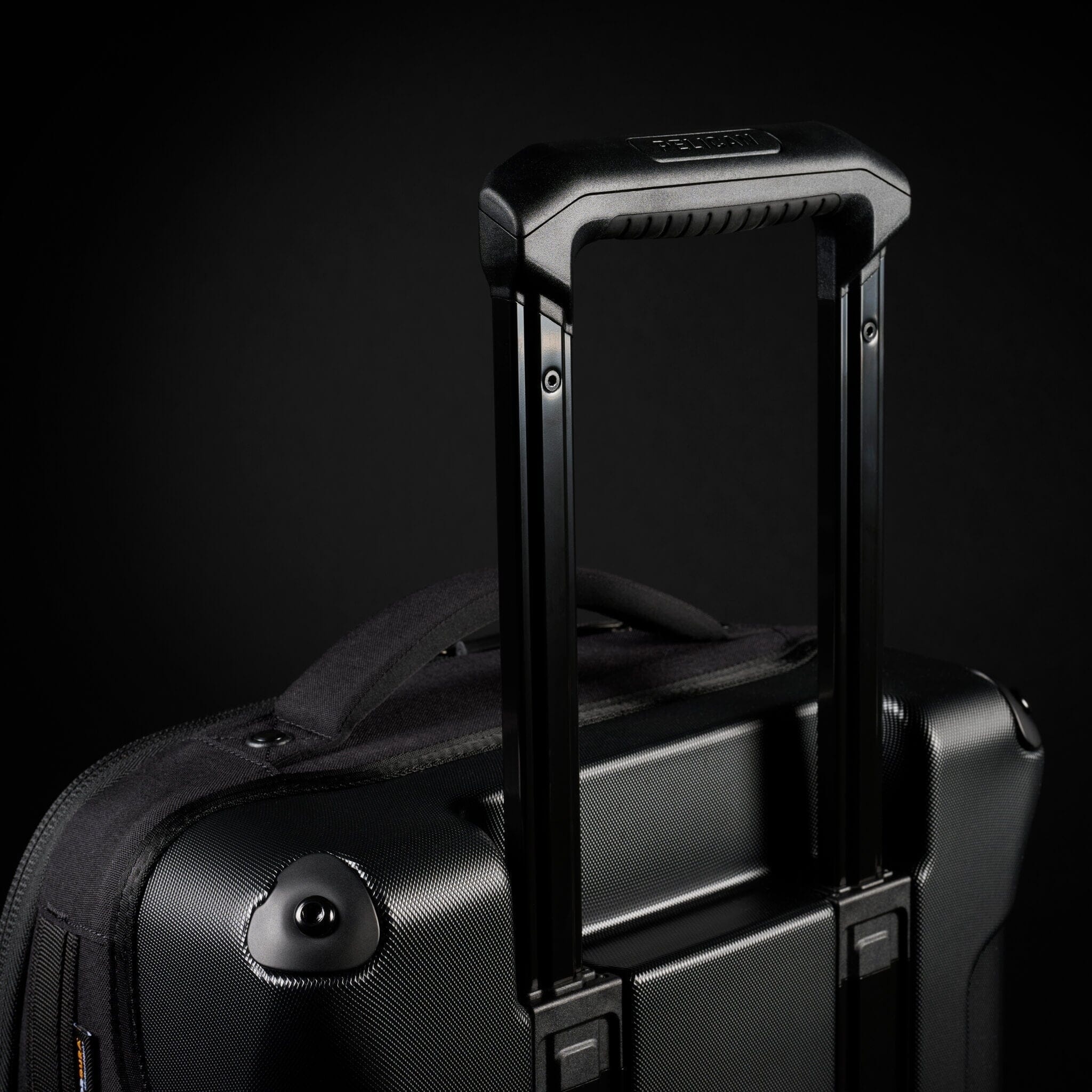 Peli  Pelican AEGIS 32" Hybrid Duffel