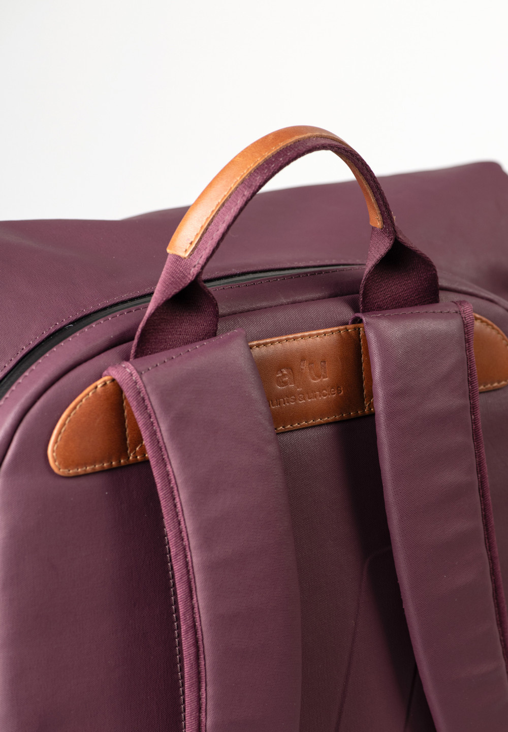 Aunts and Uncles Aunts and Uncles Japan - Fukui rugzak 15" - Cherry Lacquer